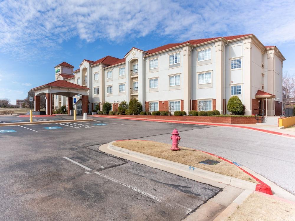 Holiday Inn Express & Suites Oklahoma City Northwest By Ihg Exterior photo