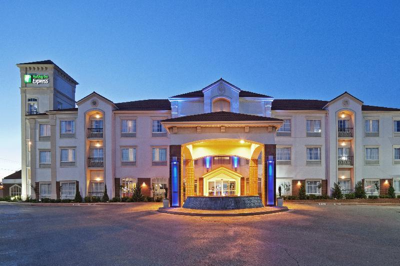 Holiday Inn Express & Suites Oklahoma City Northwest By Ihg Exterior photo
